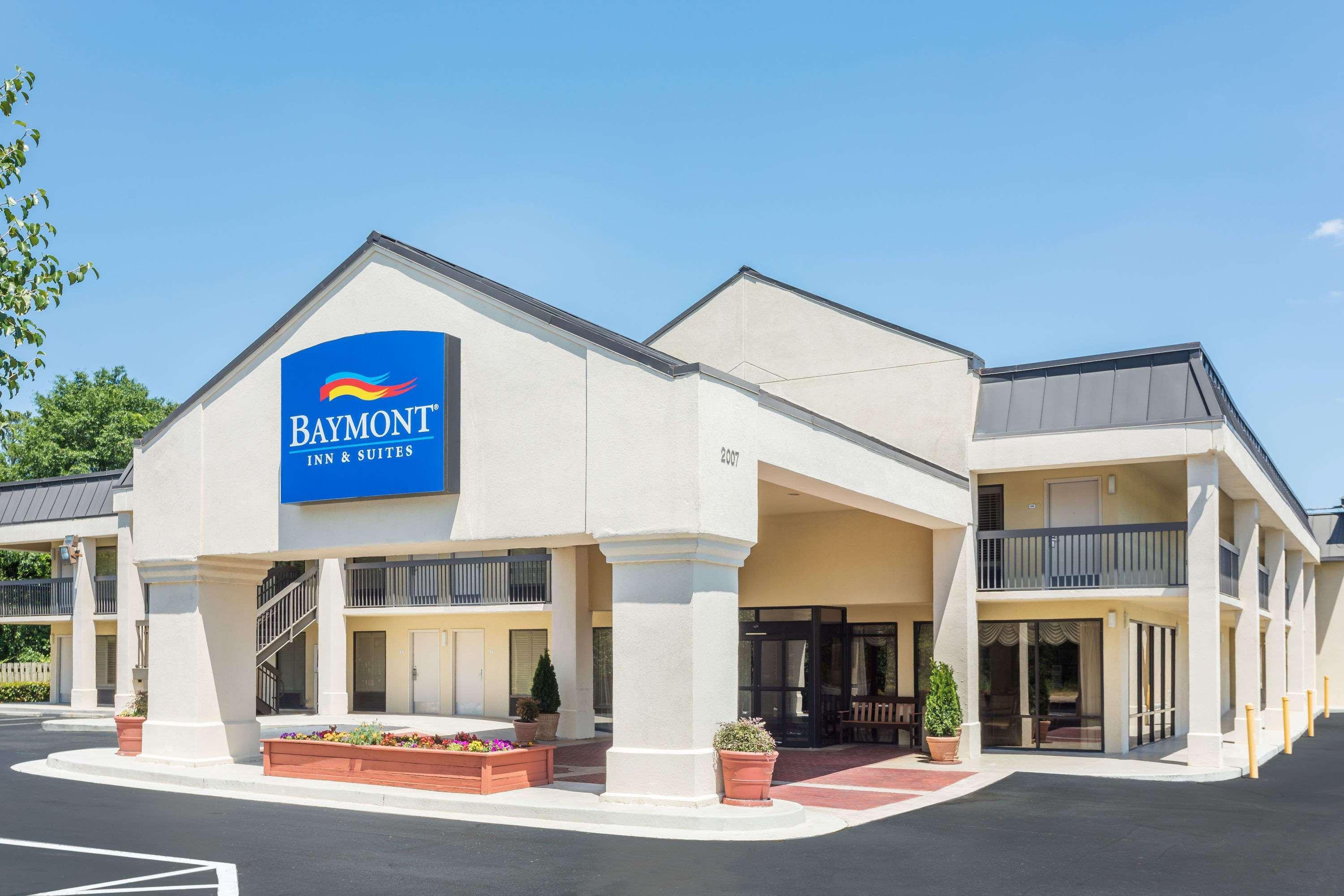 Baymont By Wyndham Griffin Hotel Exterior photo